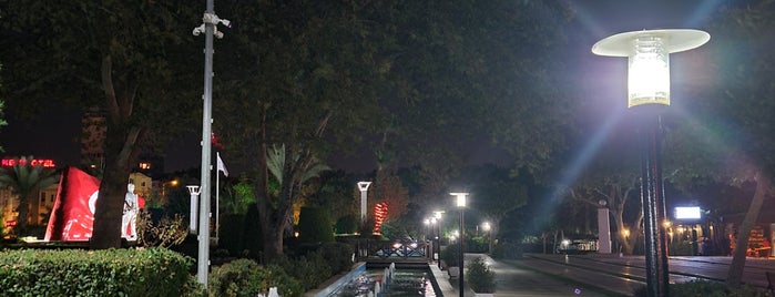 Konyaaltı Kent Meydanı is one of انطاليا.