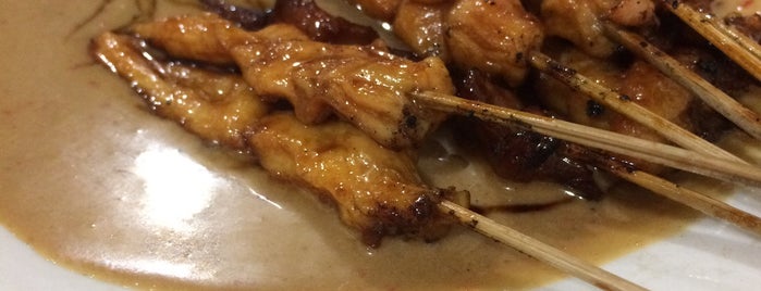 Sate Ayam Pak Siboen is one of Daveさんのお気に入りスポット.