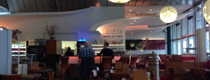 Blue Danube Airport Lounge is one of Li.