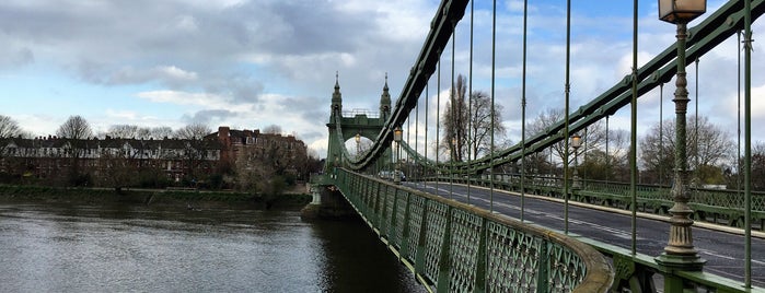 Хаммерсмитский мост is one of Thames Crossings.