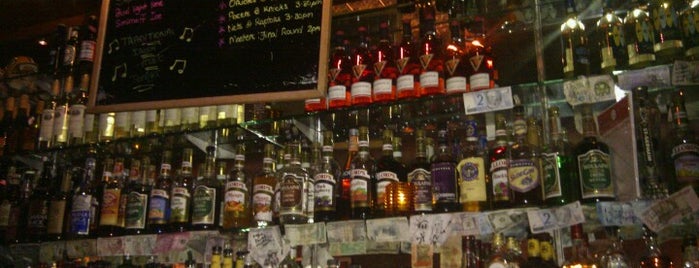 O'Briens Irish Pub is one of Locais salvos de Lizzie.