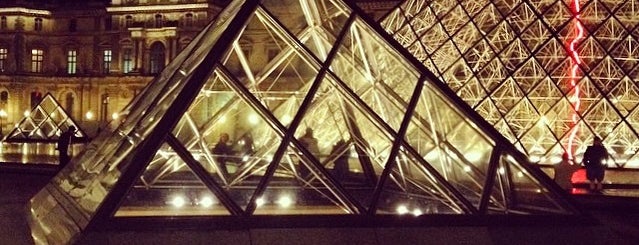 Louvre Müzesi is one of Paris!.