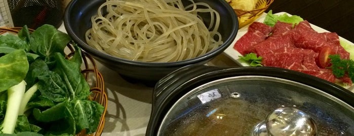 桂寶雞煲米線 is one of 搵食飯團.