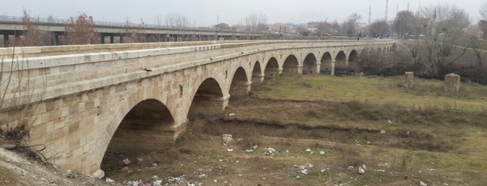 Gazi Mihal Köprüsü is one of Lugares favoritos de Gül.