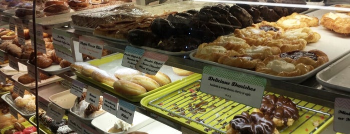 DK's Donuts and Bakery is one of 24-hour (and late-night) spots.