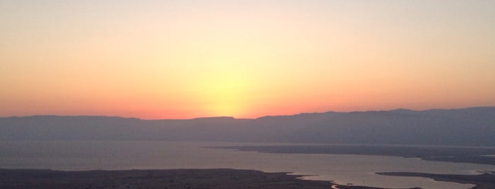 Masada is one of สถานที่ที่ Tatiana ถูกใจ.