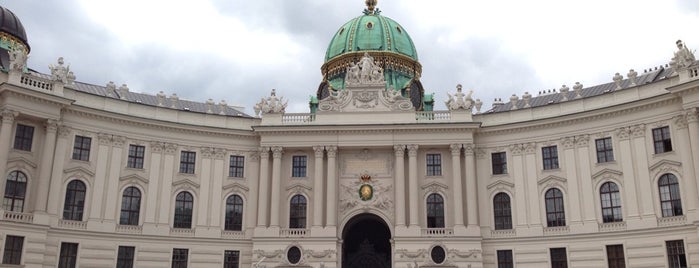 Michaelerplatz is one of Wien.