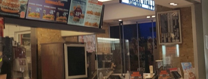 Burger King is one of Locais curtidos por Borga.