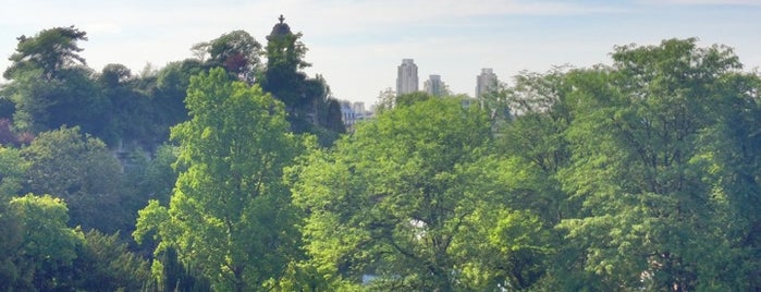 Parc des Buttes-Chaumont is one of パリ旅行用.