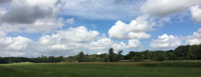 B&B De Bieslandse Heerlijkheid is one of Hotels.