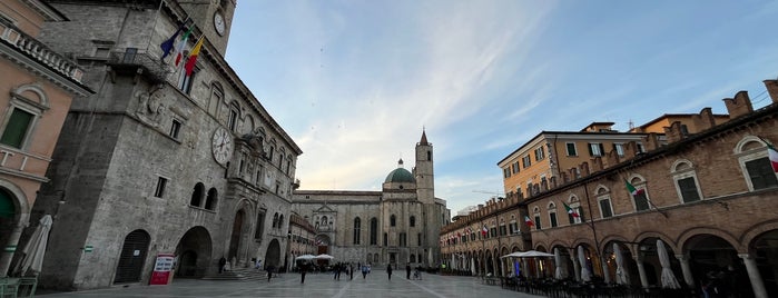 Duomo di Ascoli Piceno is one of Top 10 places to try this season.