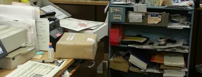U.S Post Office - Phoenix is one of Orte, die Joyce gefallen.