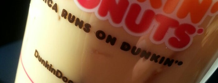 Dunkin' is one of La-Ticaさんの保存済みスポット.