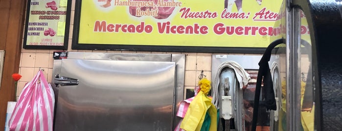 Mercado  Vicente Guerrero is one of Lugares favoritos.