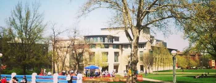 CFA Lawn is one of Rob'un Beğendiği Mekanlar.