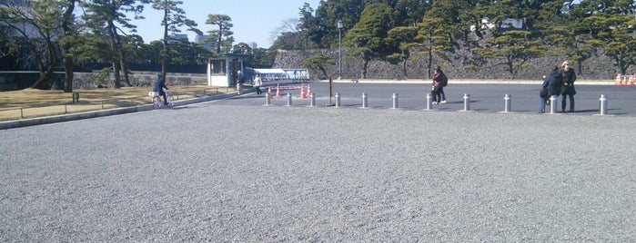 Outbreak site outside Sakashitamon (Nobumasa Ando's distress site) is one of せっかくだから銘板とか石碑とかがあればよいのになあー.