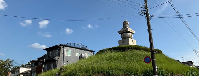 Mimi-zuka mound is one of Kyoto.