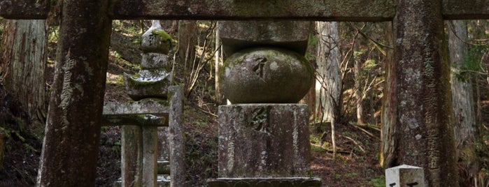 天樹院千姫供養塔 is one of 高野山の著名人墓標（奥の院から山上一帯）.