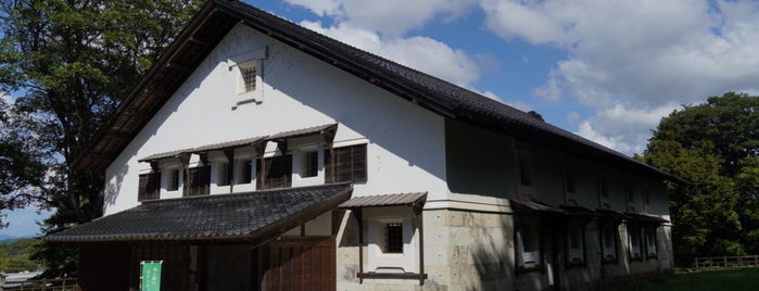 Tsurumarusoko Storehouse is one of 史跡.