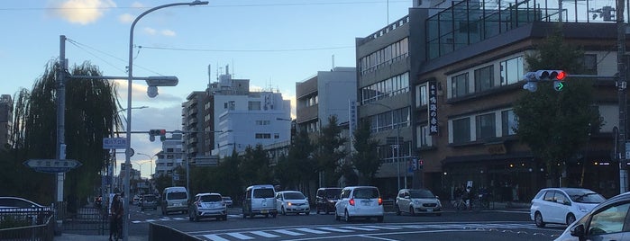 堀川下立売交差点 is one of 堀川通りの交差点.