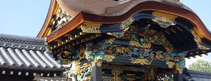 唐門 is one of 京都府の国宝建造物.