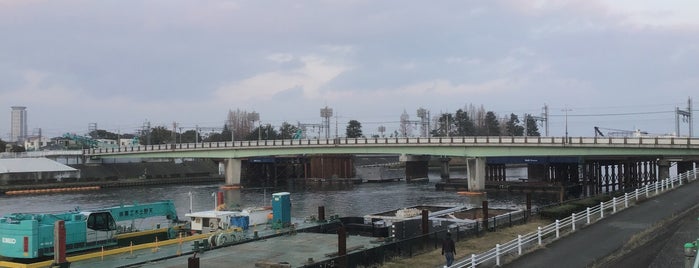 緑風橋 is one of うまれ浪花の 八百八橋.