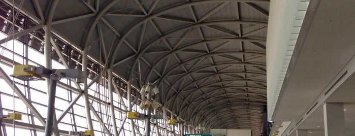 Kansai International Airport (KIX) is one of Orte, die Fernando gefallen.