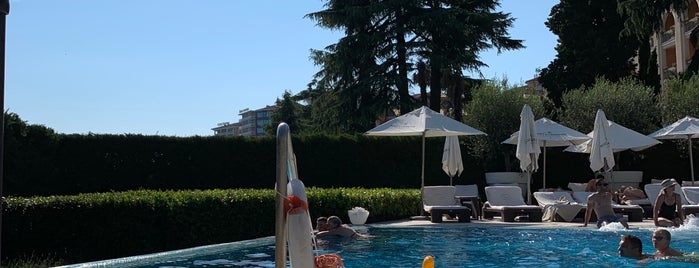 Pool is one of Istrien.