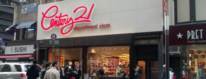 Century 21 Department Store is one of Lugares donde estuve en el exterior.