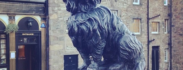 Greyfriars Bobby's Statue is one of Эдинбурговое.