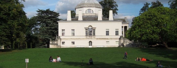 Chiswick House & Gardens is one of 2 for 1 offers (train).
