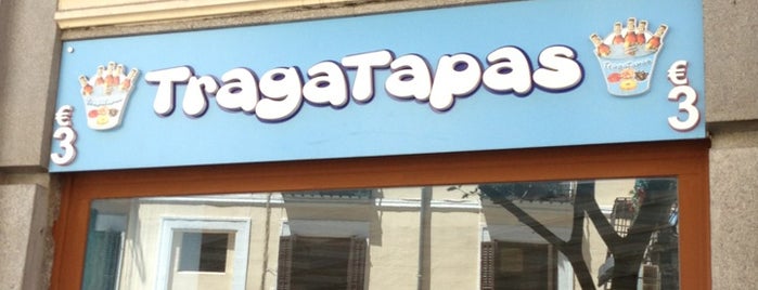 Tragatapas is one of Con la boina y la maleta de cartón.