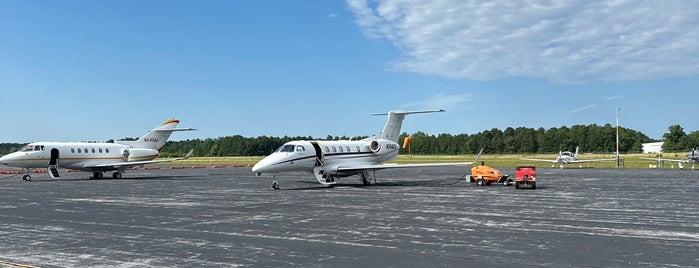Chesterfield County Airport (FCI) is one of US Airports 2.