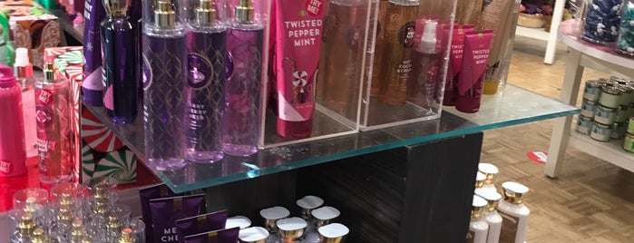 Bath & Body Works is one of Tempat yang Disukai Tammy.