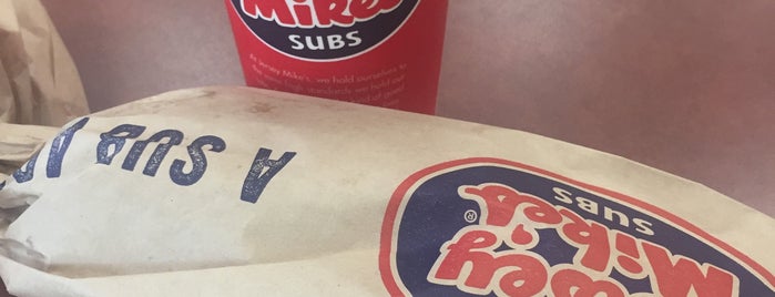 Jersey Mike's Subs is one of Lugares favoritos de Matthew.