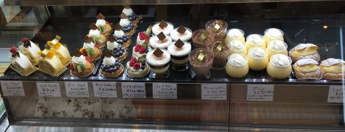 Patisserie Toujours is one of Japón.