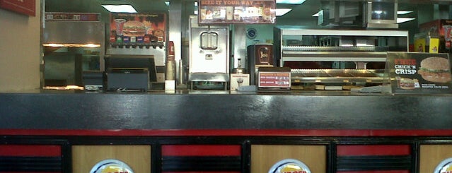 Burger King is one of สถานที่ที่ Genina ถูกใจ.