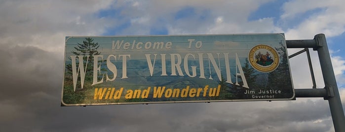 Virginia / West Virginia State Line is one of Tempat yang Disukai BECKY.