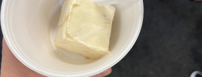 Rainey Creek World Famous Square Ice Cream is one of Vihang'ın Beğendiği Mekanlar.