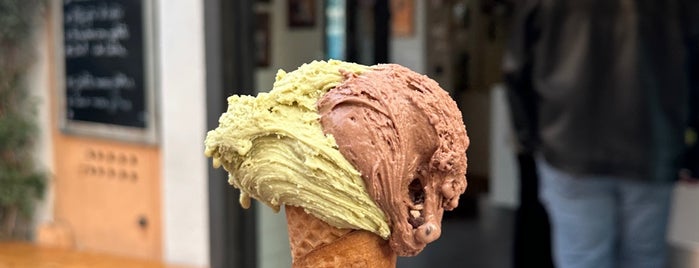 L' Arena Del Gelato is one of Rome, Italy.