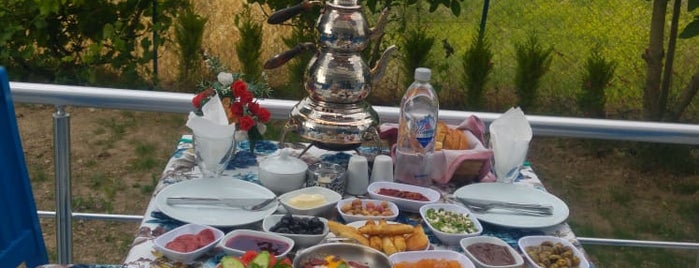 Derya Cafe & Kahvaltı is one of Posti che sono piaciuti a Anıl.