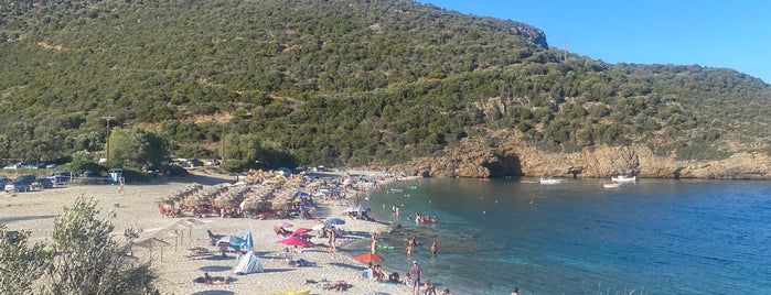Limnionas Beach is one of Παραλιάρες around me.