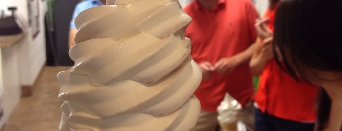 Woody's Ice Cream is one of Lugares favoritos de Campbell.