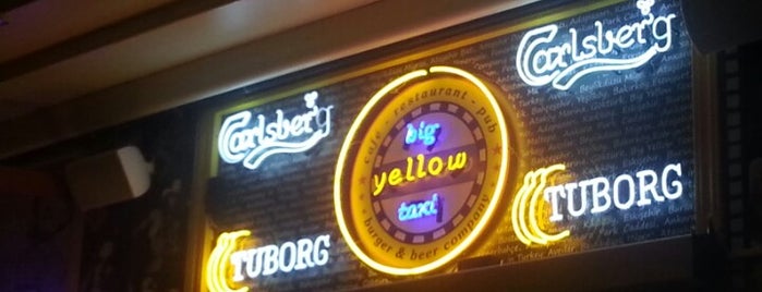 Martin Pub is one of Tempat yang Disukai Uğur.