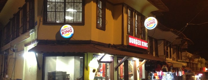 Burger King is one of Yasemin'in Beğendiği Mekanlar.