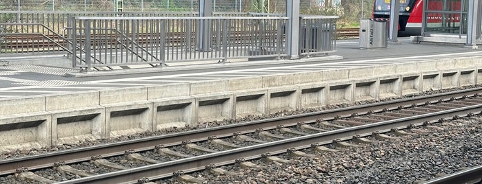 Bahnhof Marburg (Lahn) is one of Bahnhöfe.