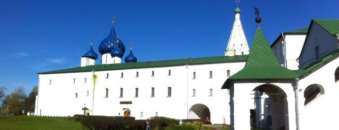 Суздальский кремль is one of UNESCO World Heritage Sites (Russia).