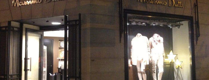 Massimo Dutti is one of Paris.