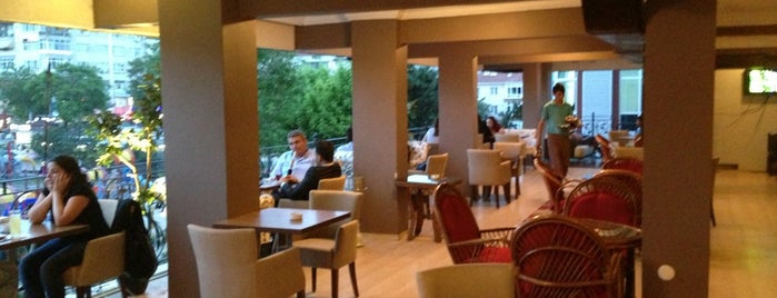 Avrupa Cafe & Restaurant is one of สถานที่ที่บันทึกไว้ของ Hayatı Kurtaran Adam.