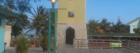 El Faro De La Guancha is one of สถานที่ที่ William ถูกใจ.